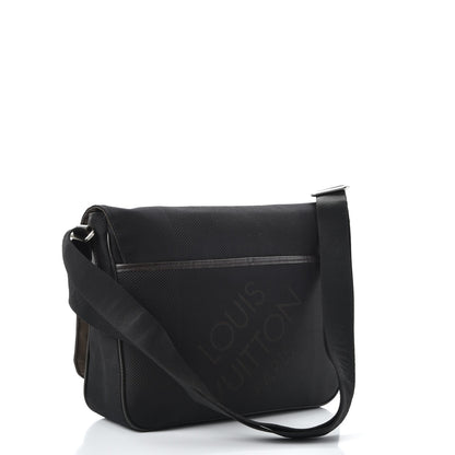Louis Vuitton Damier Geant Petit Messenger Bag Black 3 of 17