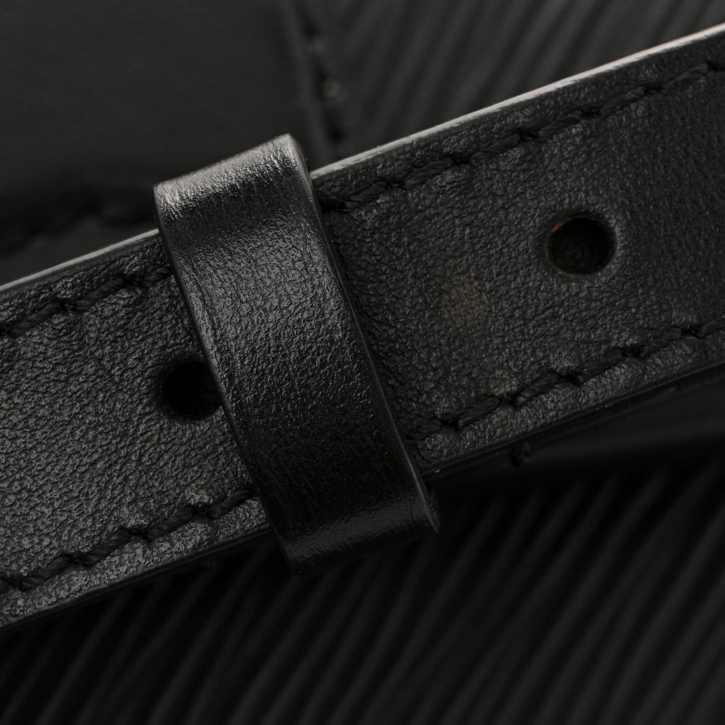 Epi Hide and Seek Black