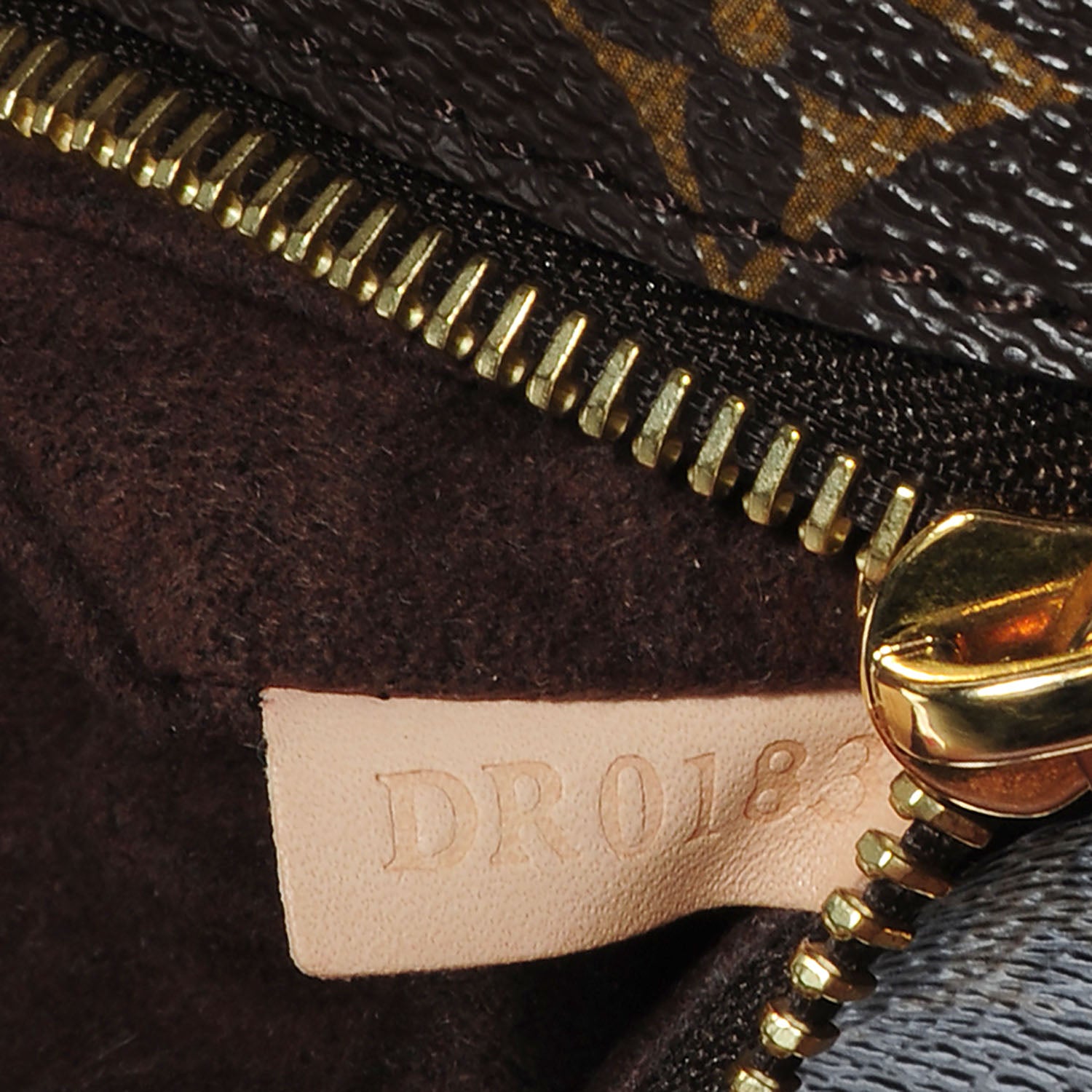 Louis Vuitton Monogram Pochette Metis 7 of 7