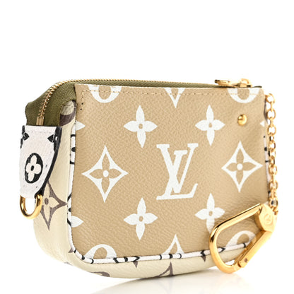 Louis Vuitton Monogram Giant Micro Pochette Accessories Kaki White 3 of 7
