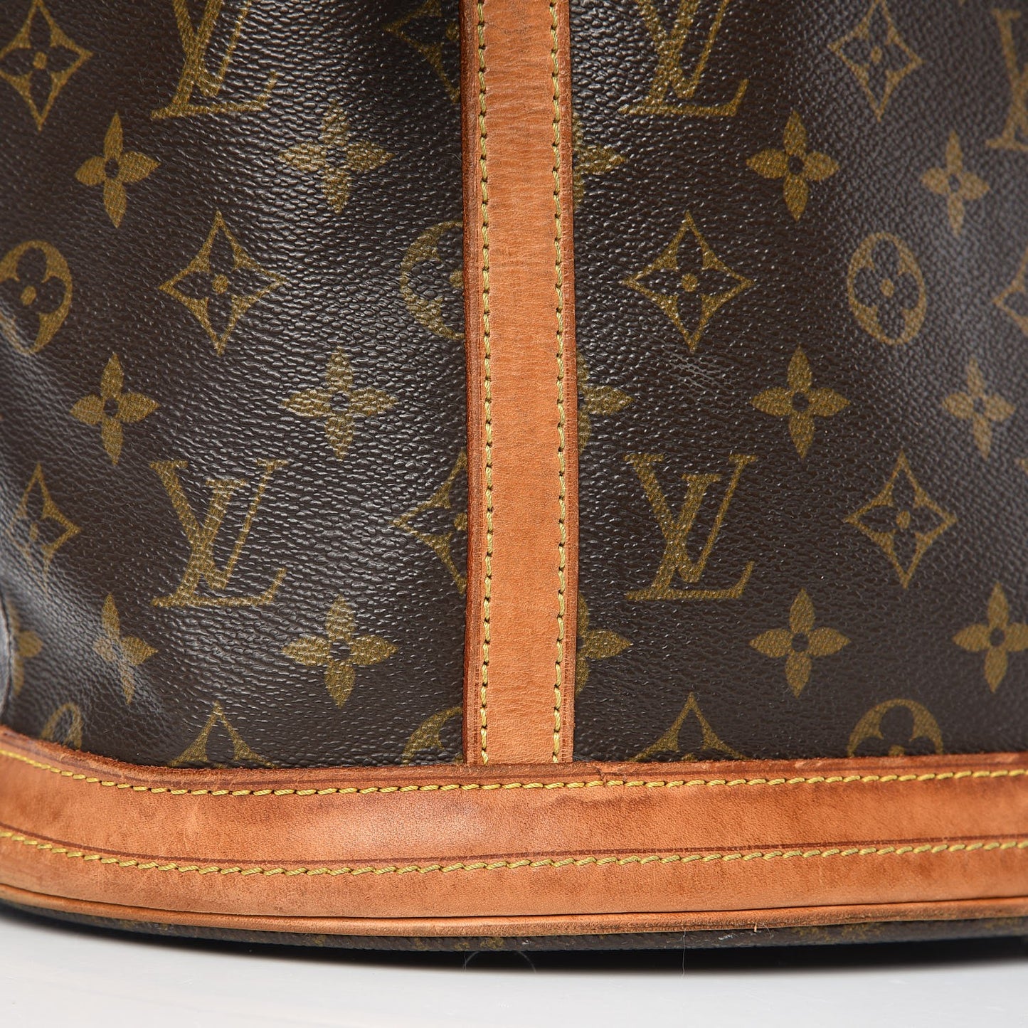 Monogram Bucket 27