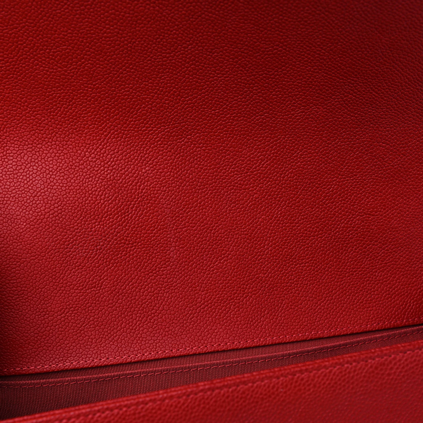 Caviar Quilted Medium Boy Flap Red