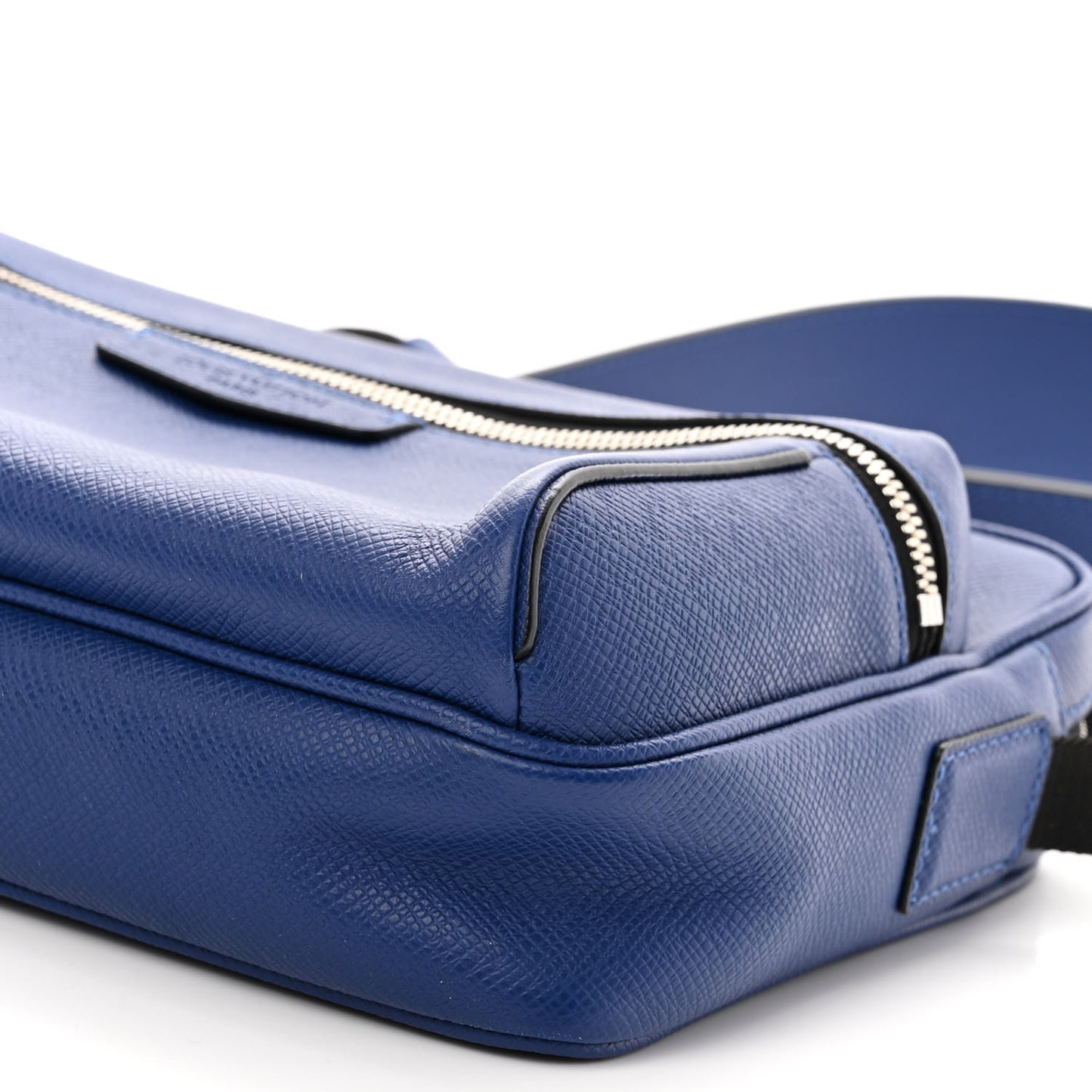 Taiga Outdoor Messenger Cobalt