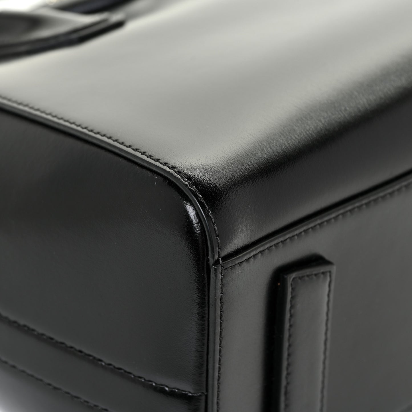 Shiny Lord Calfskin Small Antigona Black
