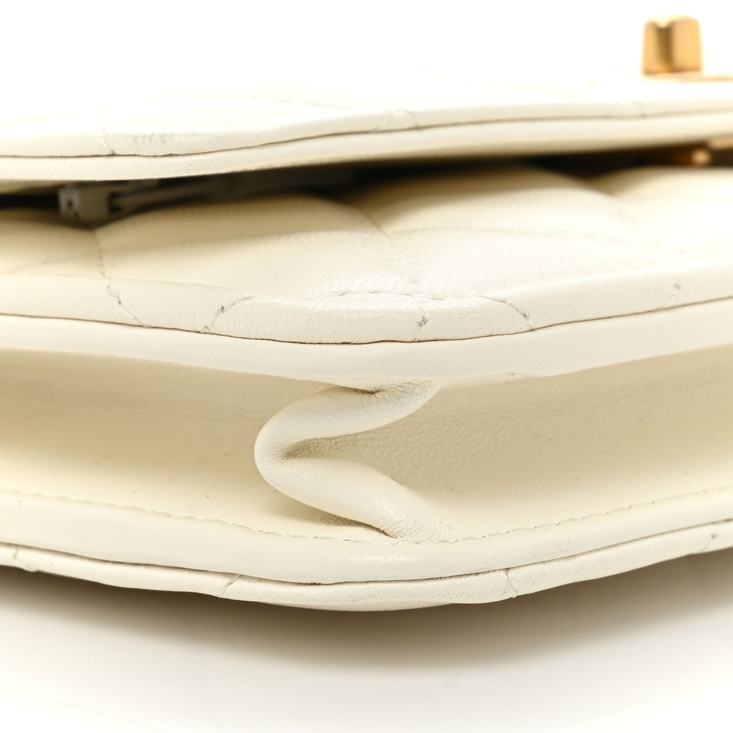 Lambskin Quilted CC Pearl Crush Wallet on Chain WOC White