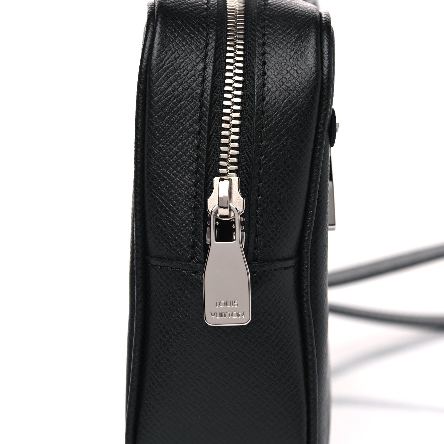 Louis Vuitton Taiga Kasai Clutch Black 7 of 8