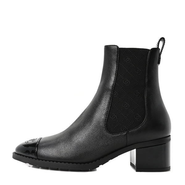 CHANEL ブーツ Chanel Calfskin Patent Cap Toe CC Short Boots 40 Black 1839583