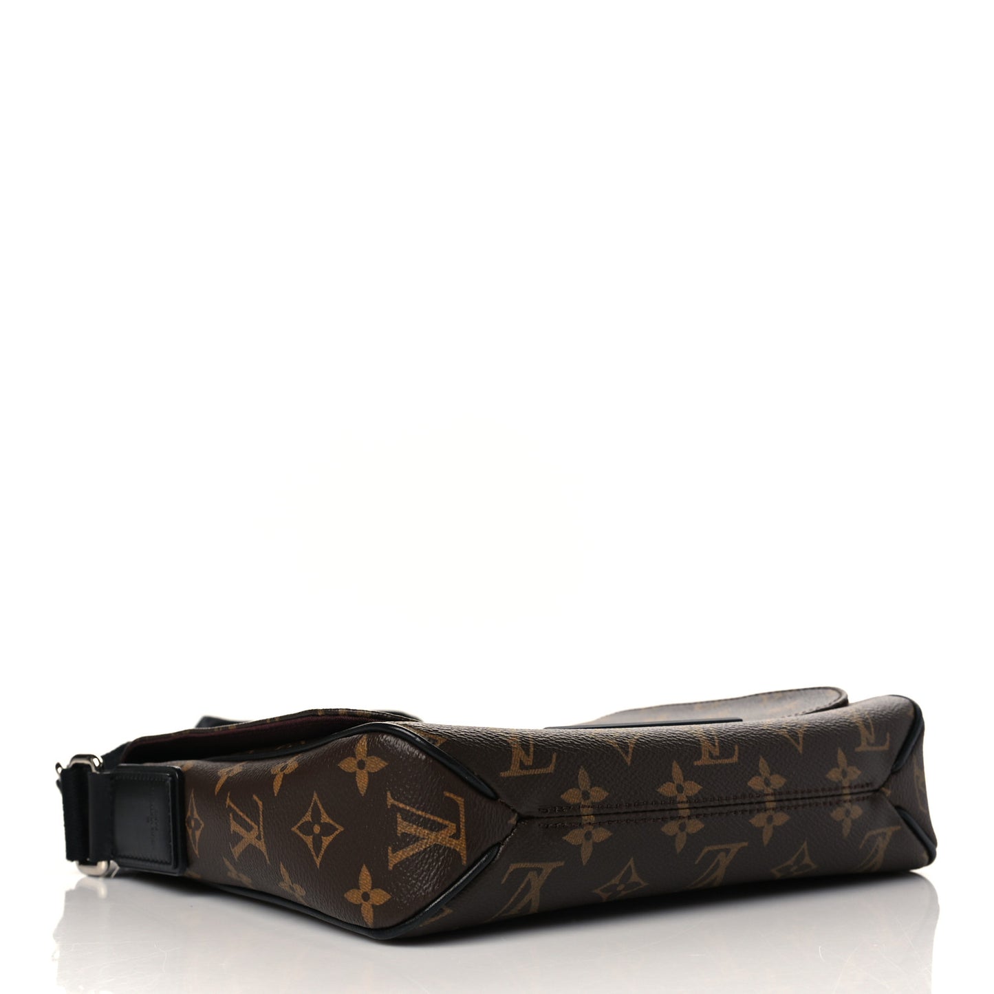 Monogram Macassar District PM