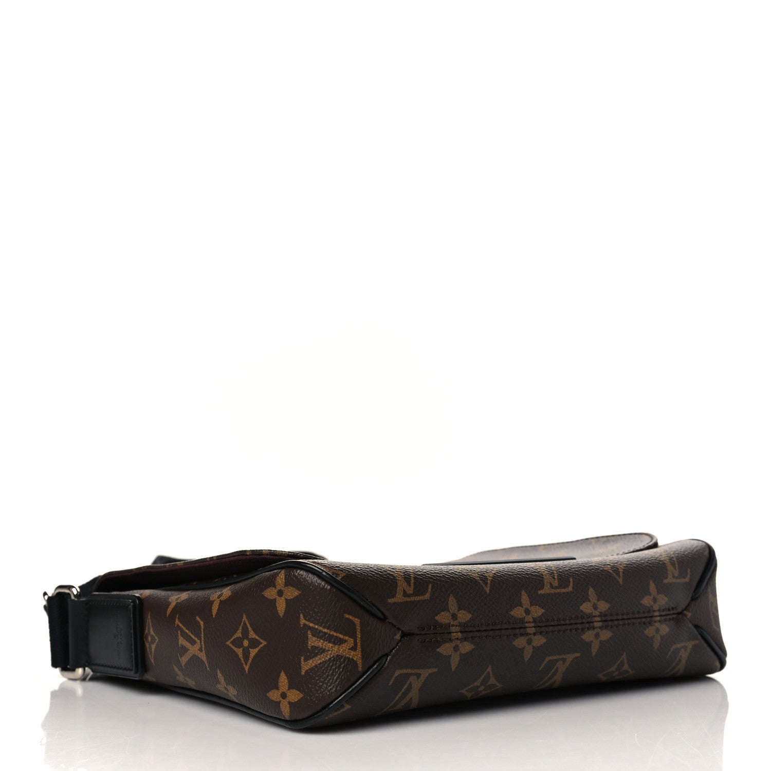 Louis Vuitton Monogram Macassar District PM 4 of 10