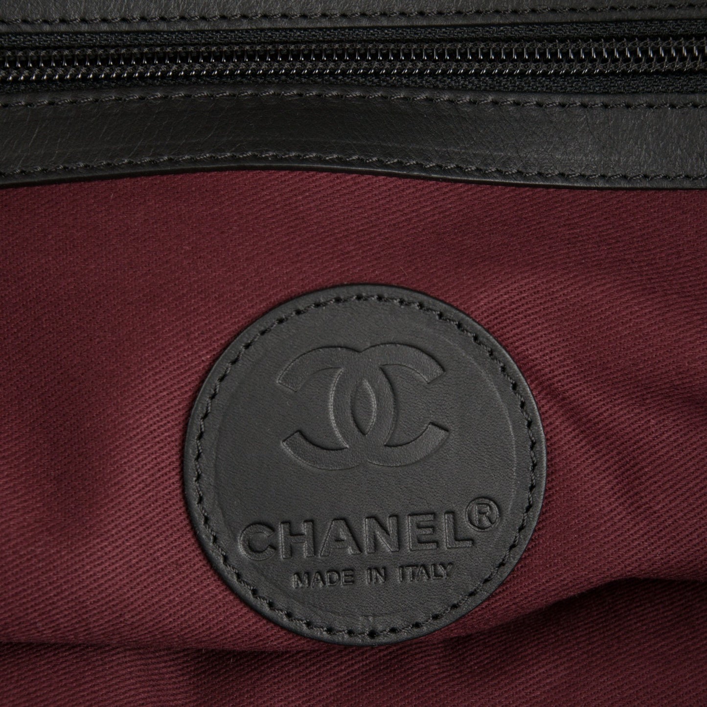 Coated Canvas Quilted Large Garment Travel Bag Black