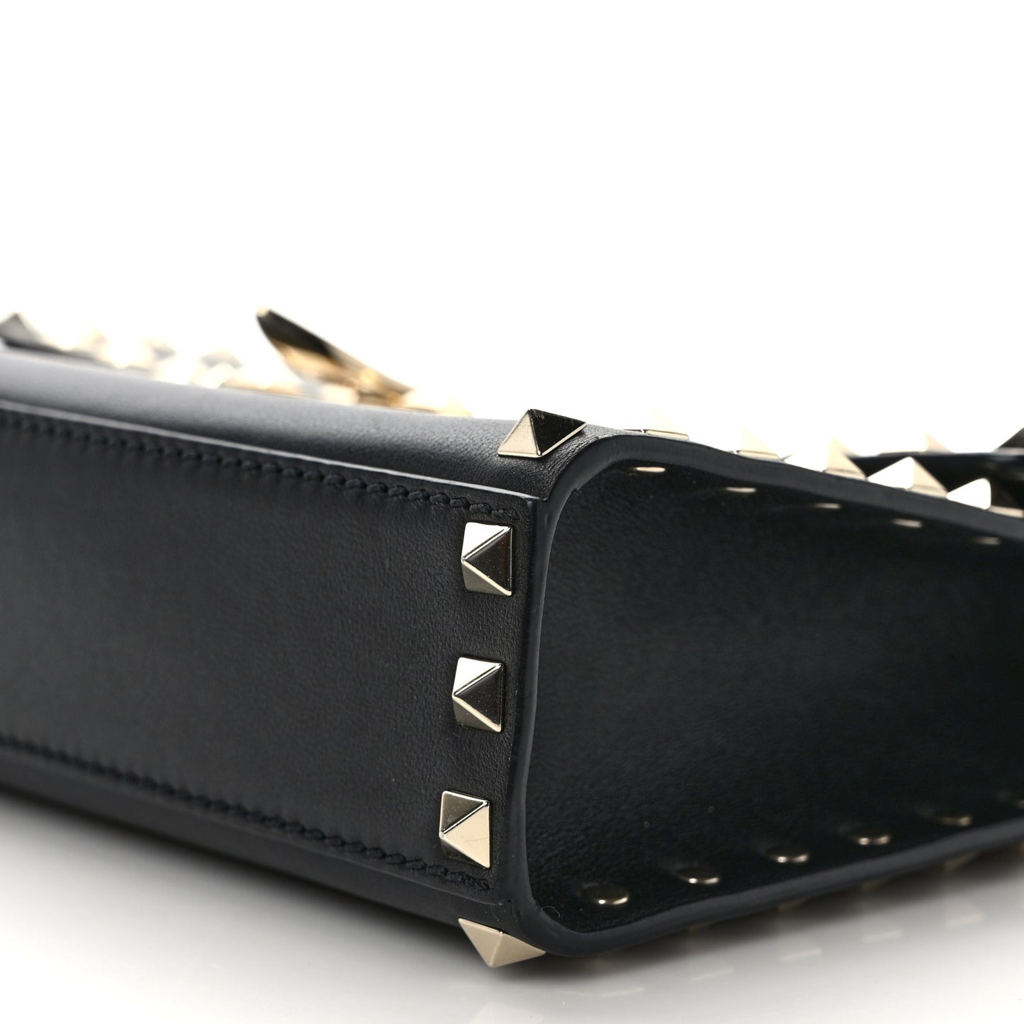 Vitello Medium Rockstud Flip Lock Crossbody Bag Black