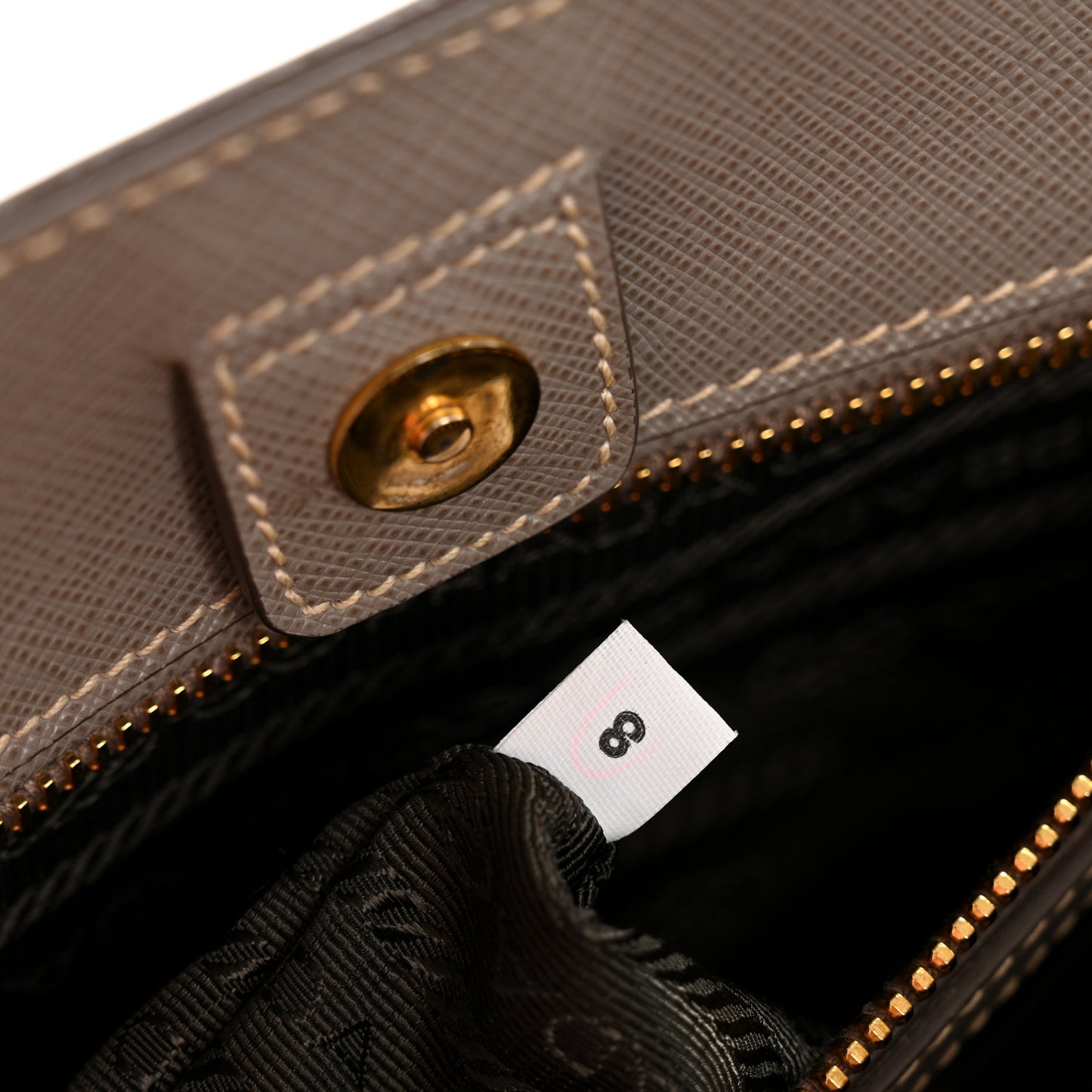 Saffiano Lux Medium Tote Argilla