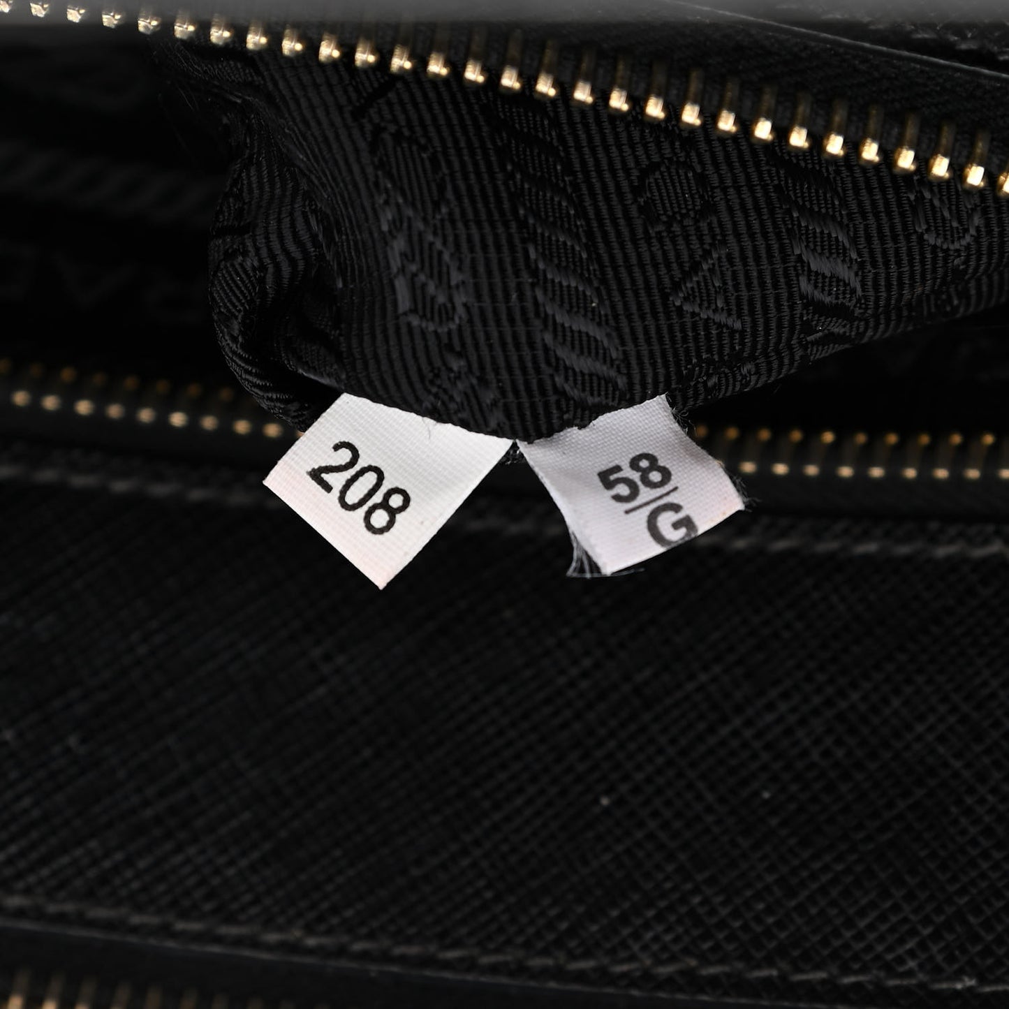 Saffiano Large Galleria Double Zip Tote Black