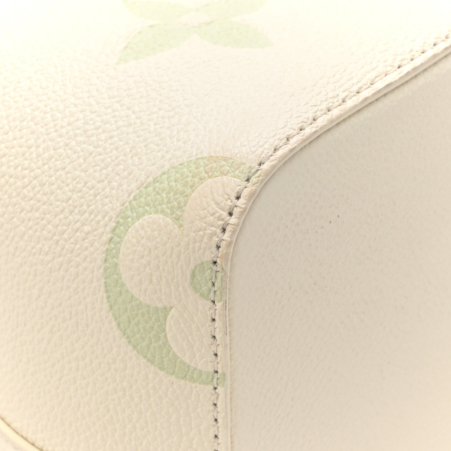 Louis Vuitton Empreinte Monogram Giant Neonoe BB Latte Matcha 14 of 15