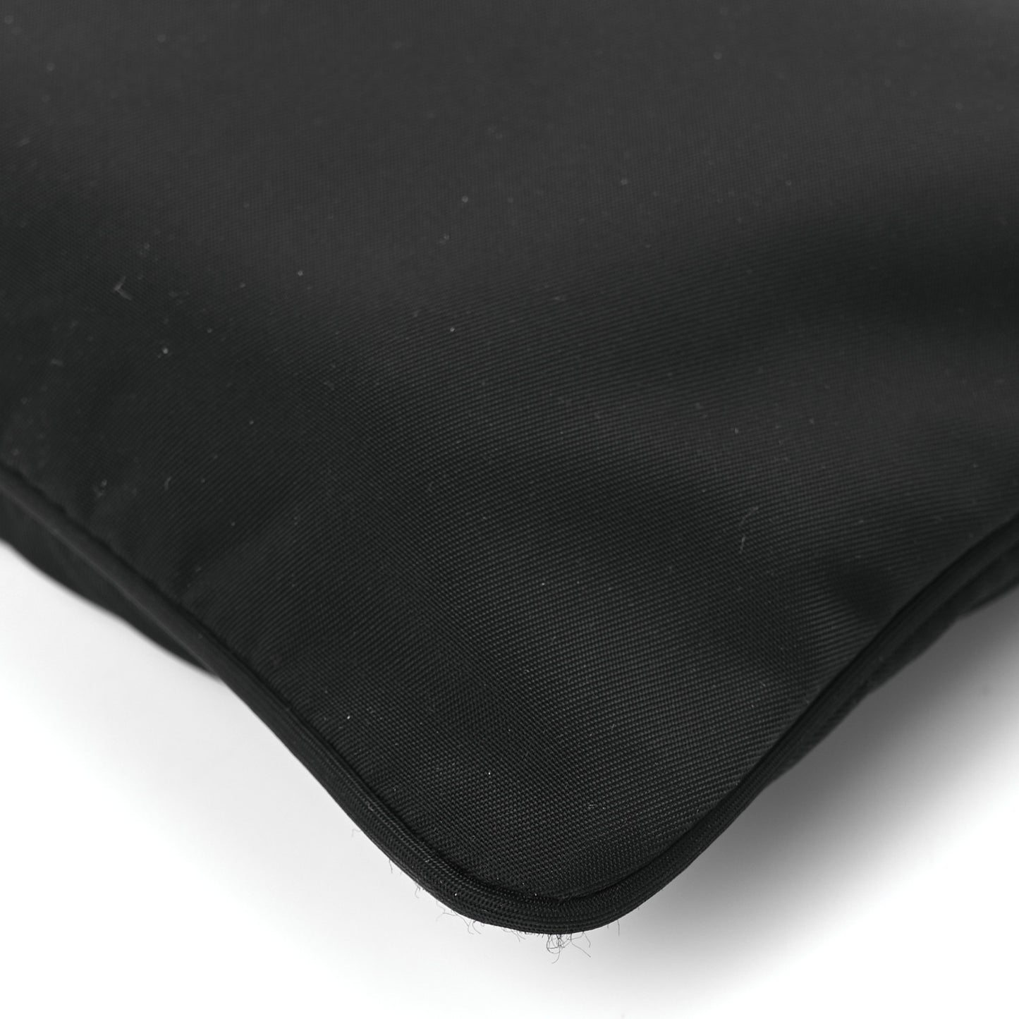 Re-Nylon Vela Pouch Black