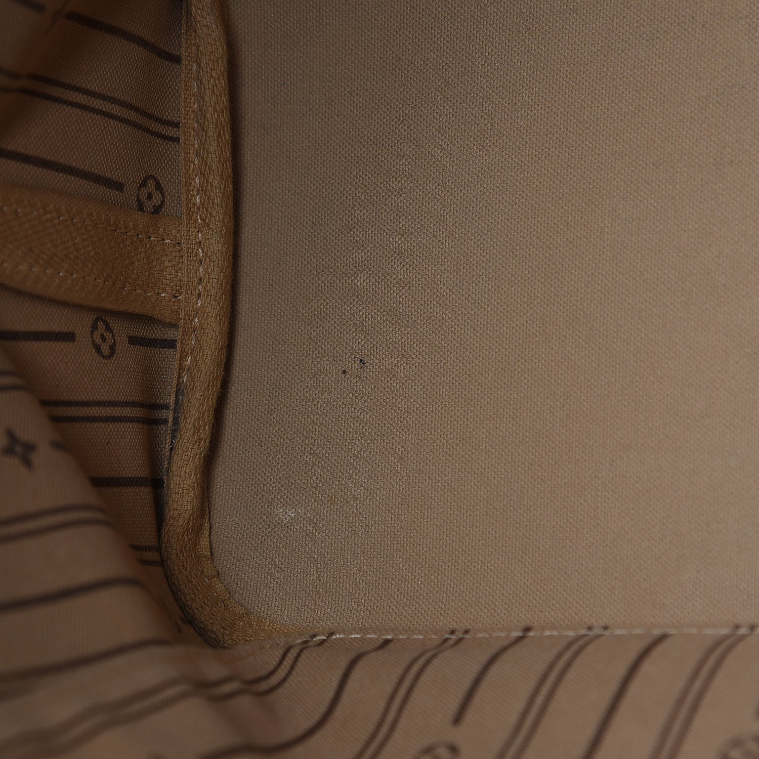 Louis Vuitton Monogram Neverfull MM 15 of 17