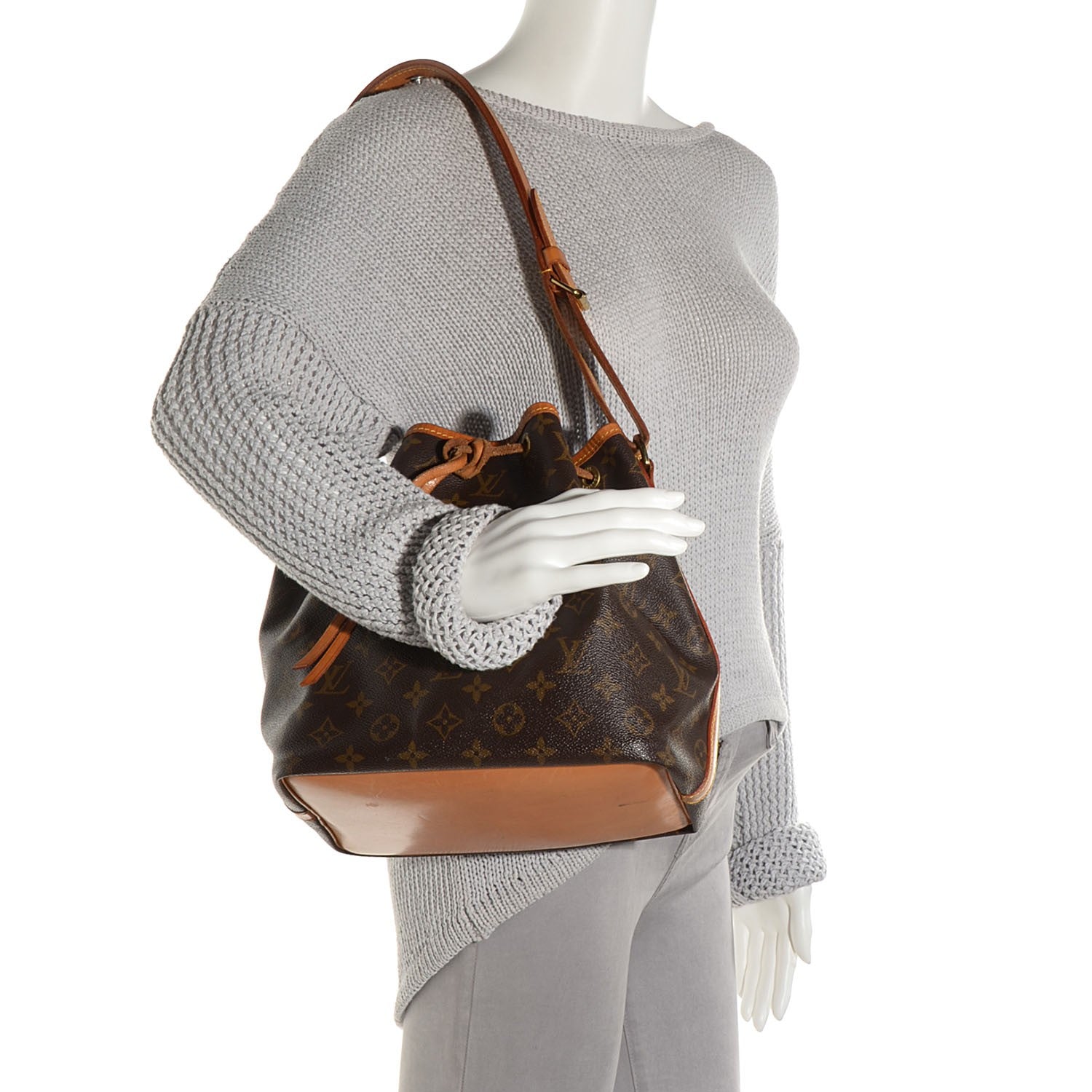 Louis Vuitton Monogram Petit Noe 2 of 7