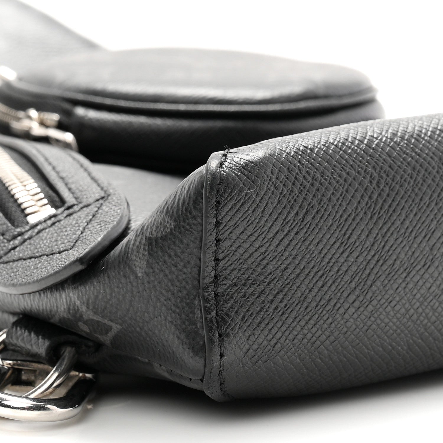 Louis Vuitton Taigarama Duo Slingbag Black 8 of 10