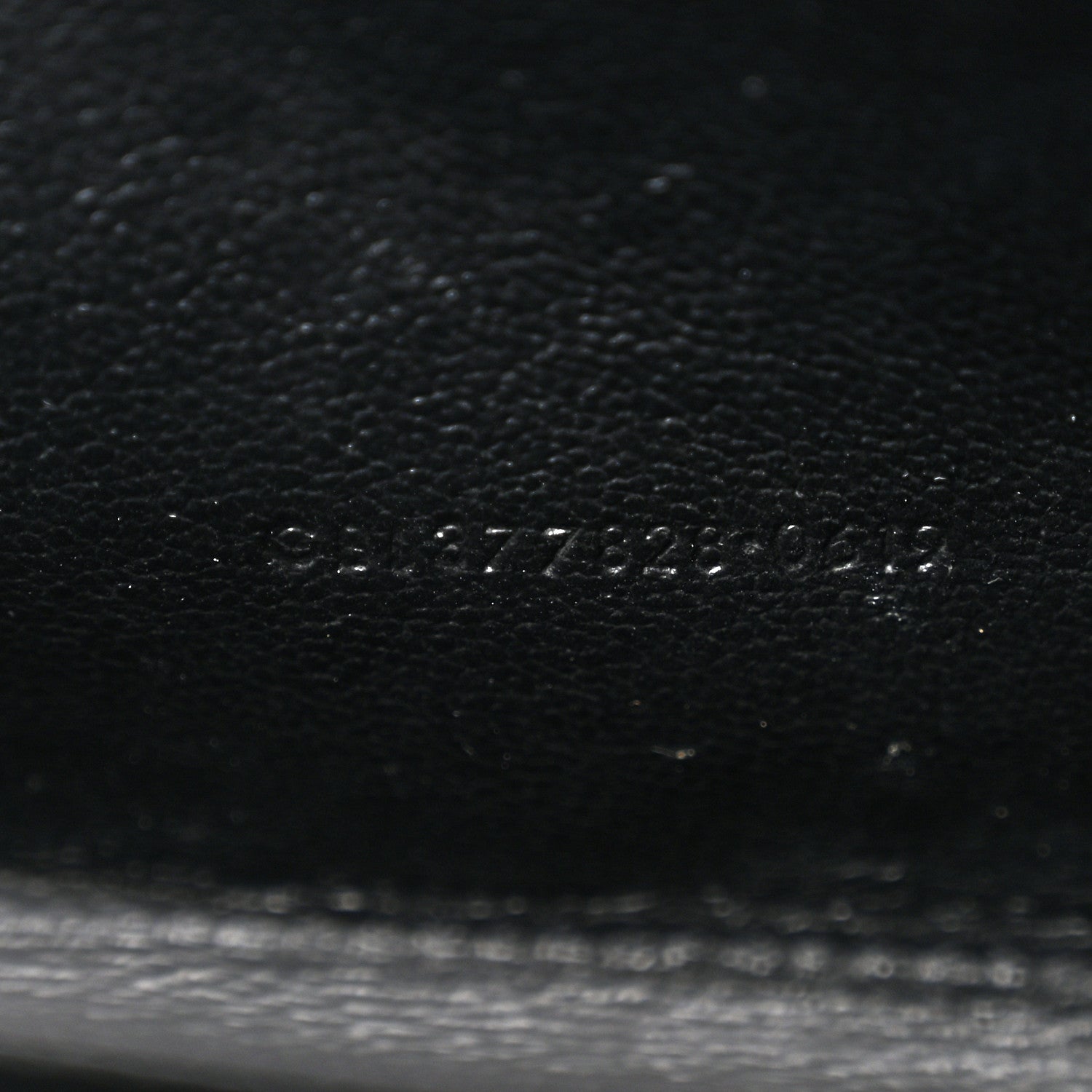 Saint Laurent Grain De Poudre Matelasse Chevron Monogram Monochrome Chain Wallet Black 7 of 12