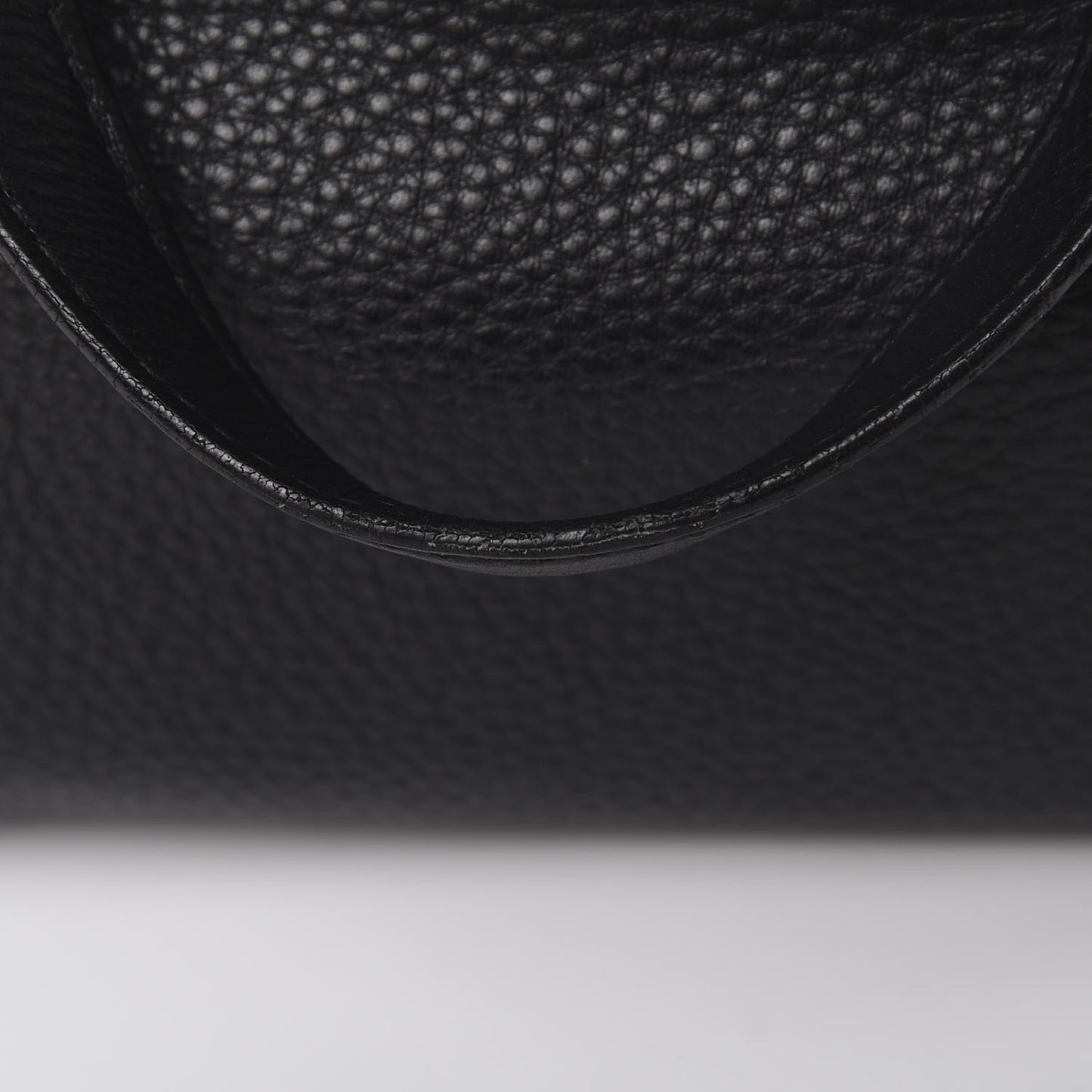 Vitello Daino Tote Black