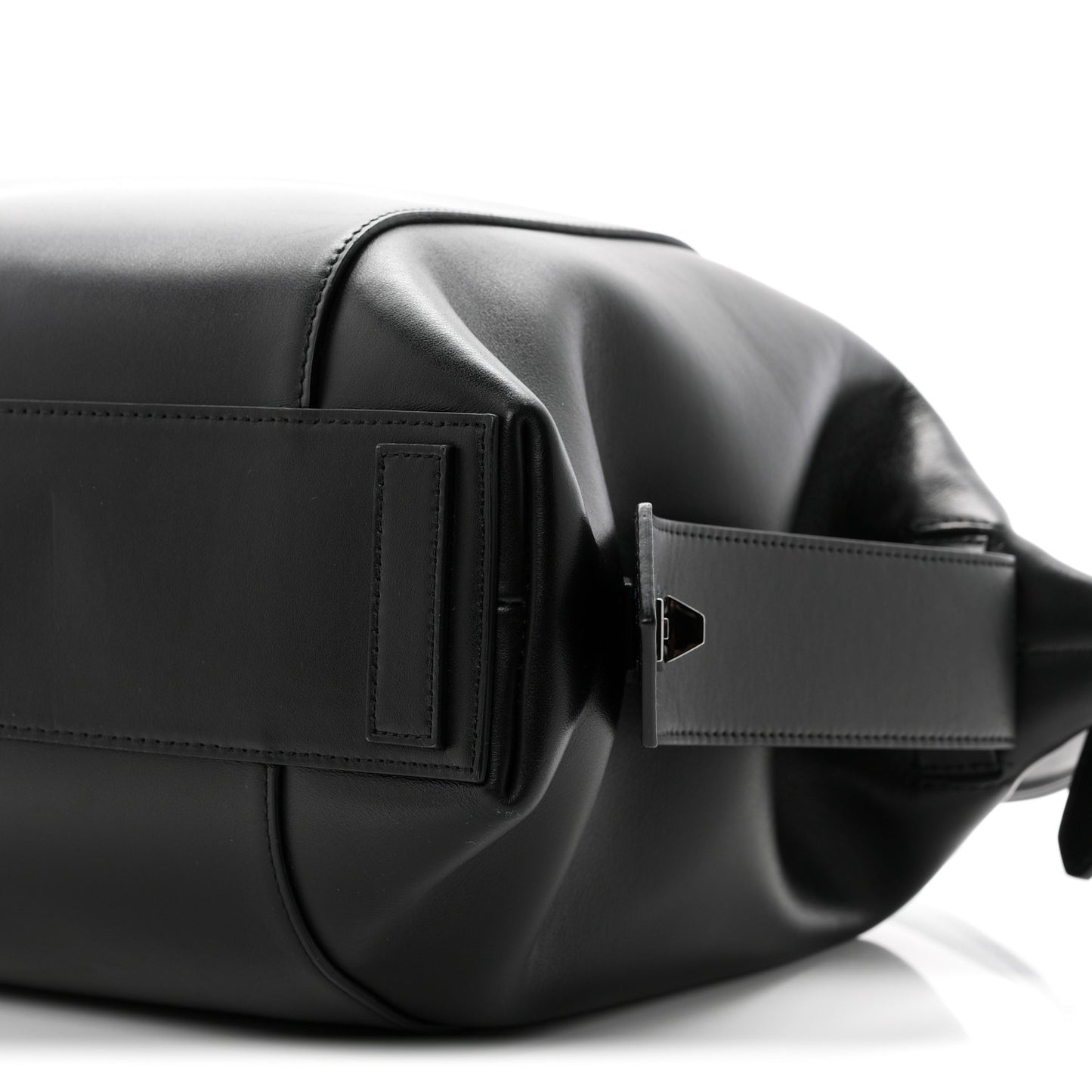 Smooth Calfskin Medium Soft Antigona Black