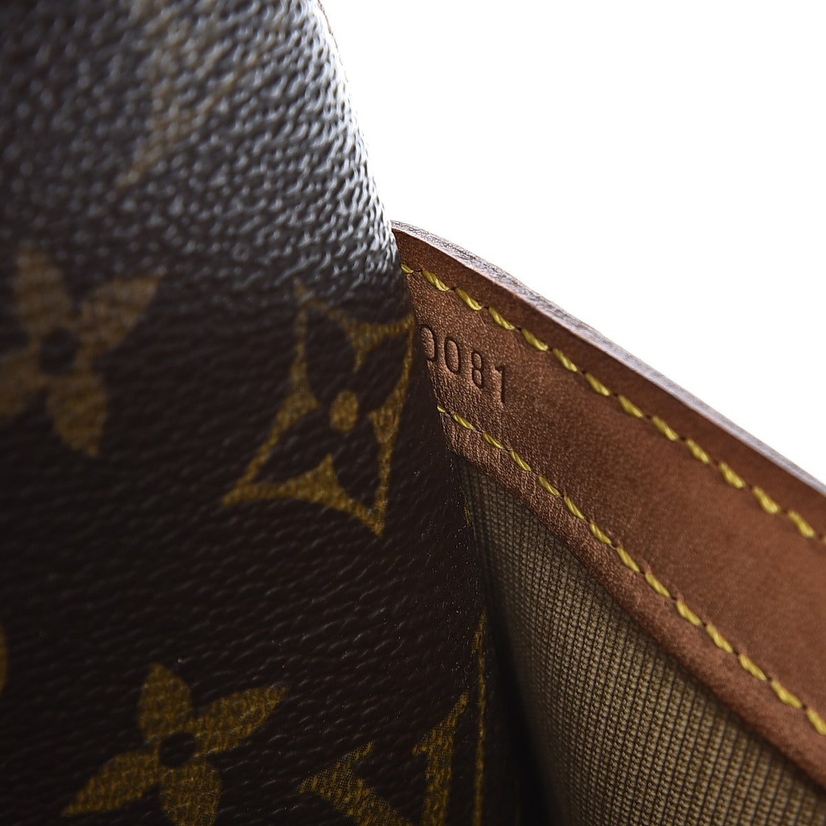 Louis Vuitton Monogram Reporter PM 8 of 13