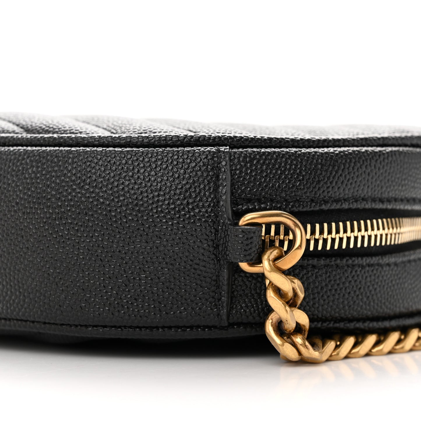 Grain De Poudre Matelasse Chevron Quilted Round Vinyle Camera Bag Black