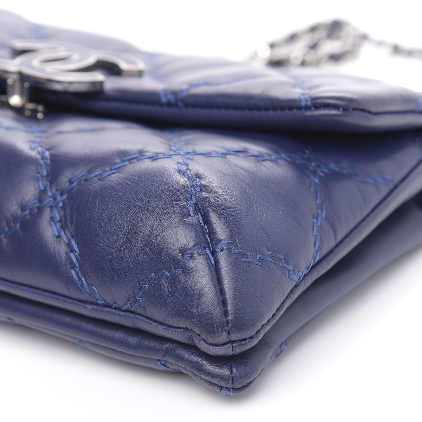 Calfskin Quilted Double Stitch Hamptons Clutch with Chain Blue