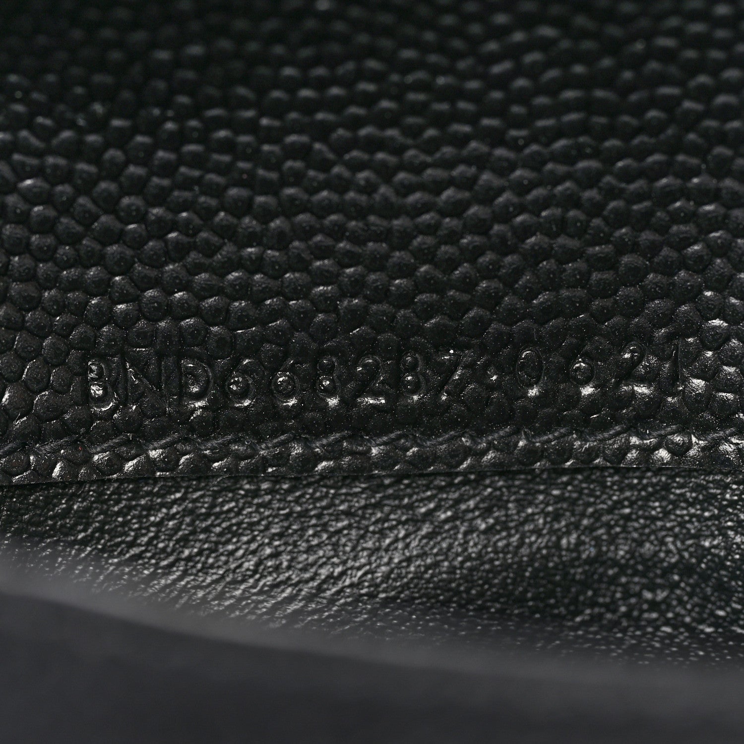 Saint Laurent Grain De Poudre Matelasse Chevron Monogram Zipped Two-Part Wallet Black 6 of 7