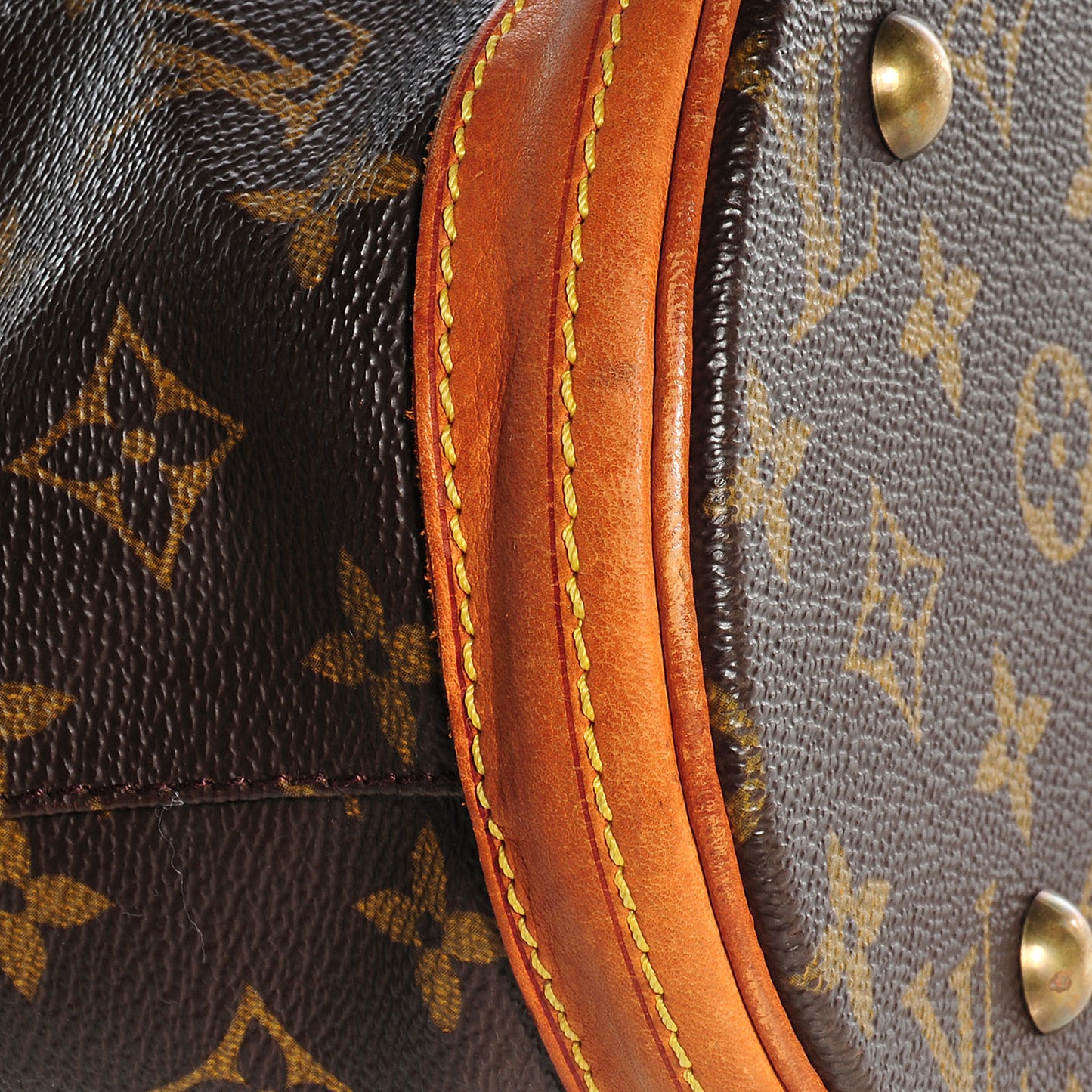 Monogram Petit Bucket 23