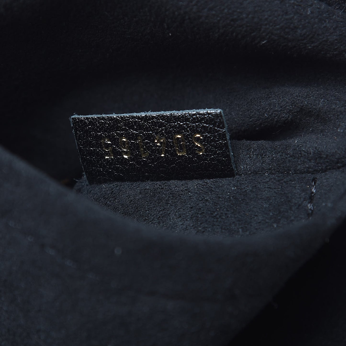 Monogram Gaia Black