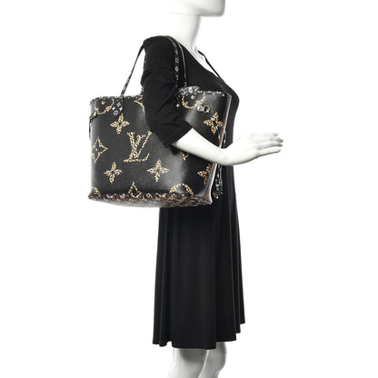 Louis Vuitton Monogram Giant Jungle Neverfull MM Black 2 of 18