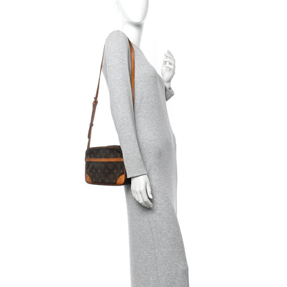 Louis Vuitton Monogram Trocadero 24 2 of 12