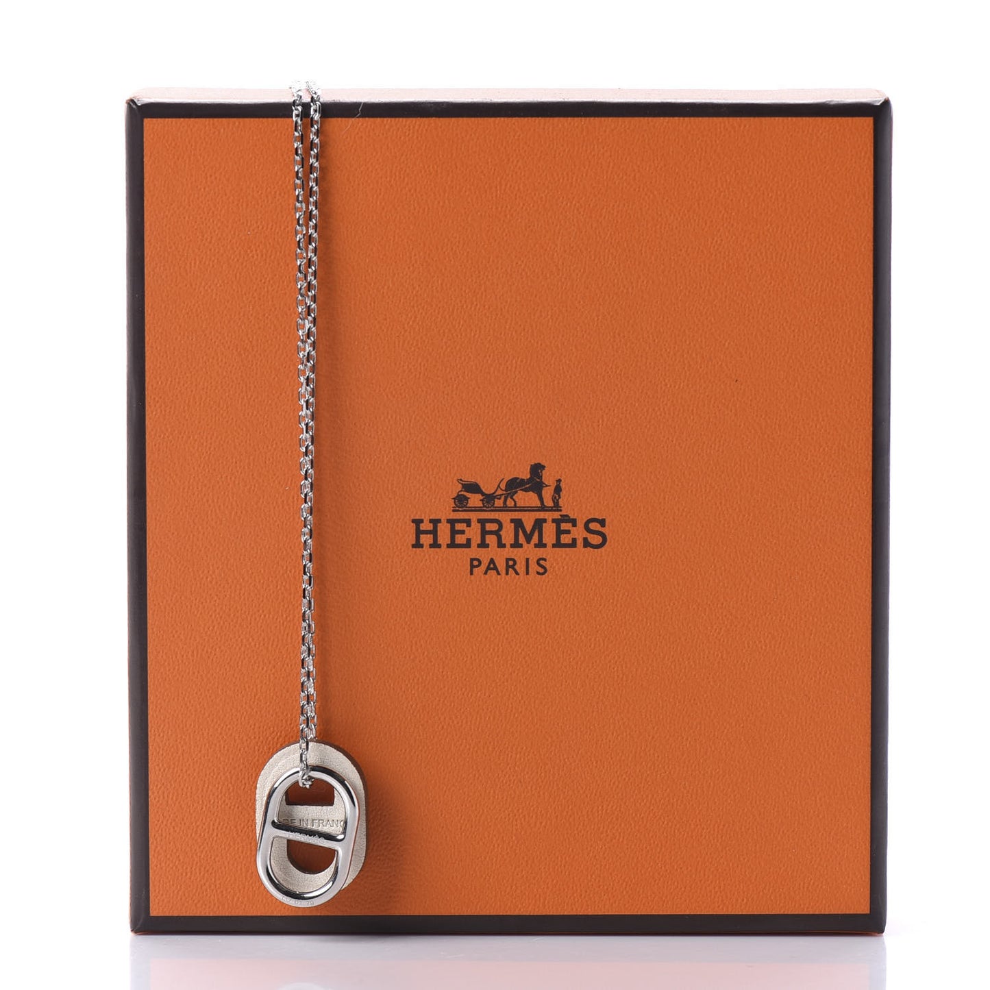 Swift O'Maillon Pendant Necklace White