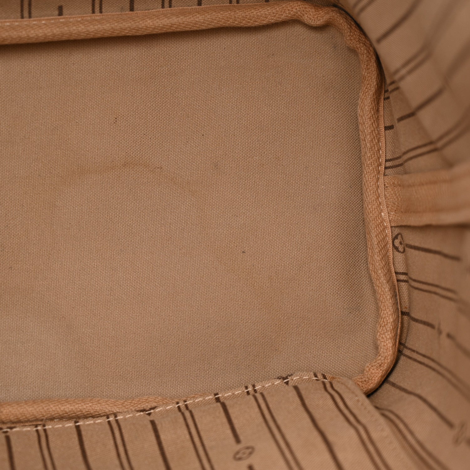 Louis Vuitton Monogram Neverfull MM 10 of 16