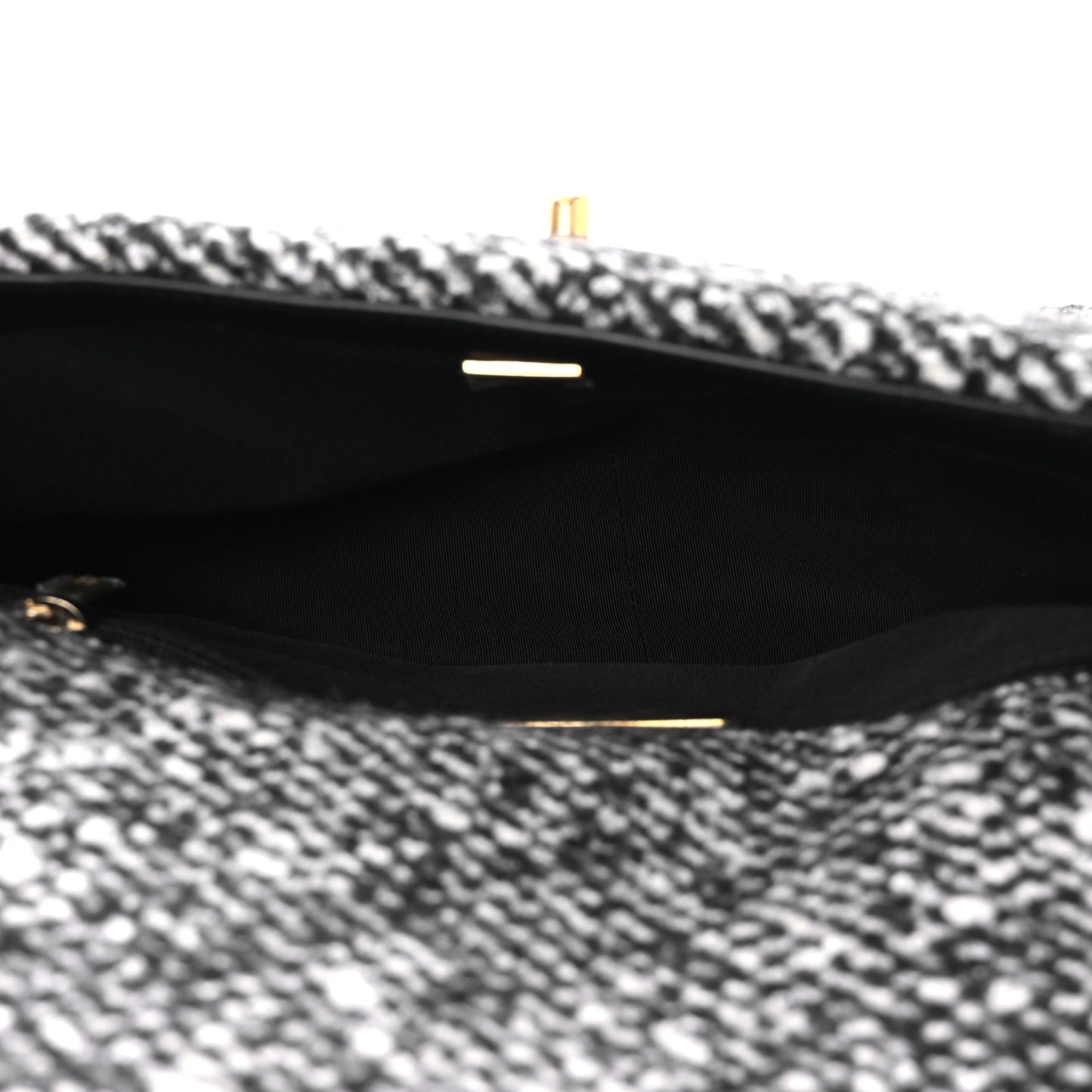 Tweed Quilted Medium Chanel 19 Flap Black White