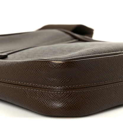 Louis Vuitton Taiga Dimitri Grizzli 9 of 10
