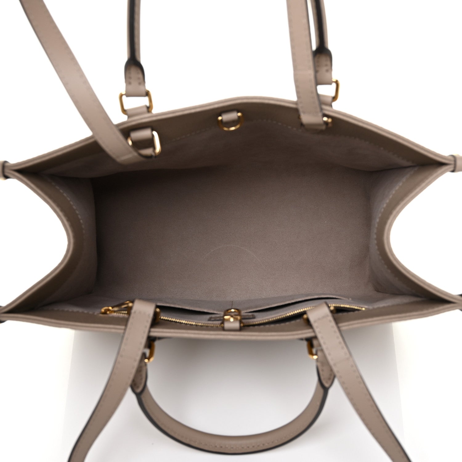 Louis Vuitton Empreinte Monogram Giant Onthego MM Tourterelle 5 of 9
