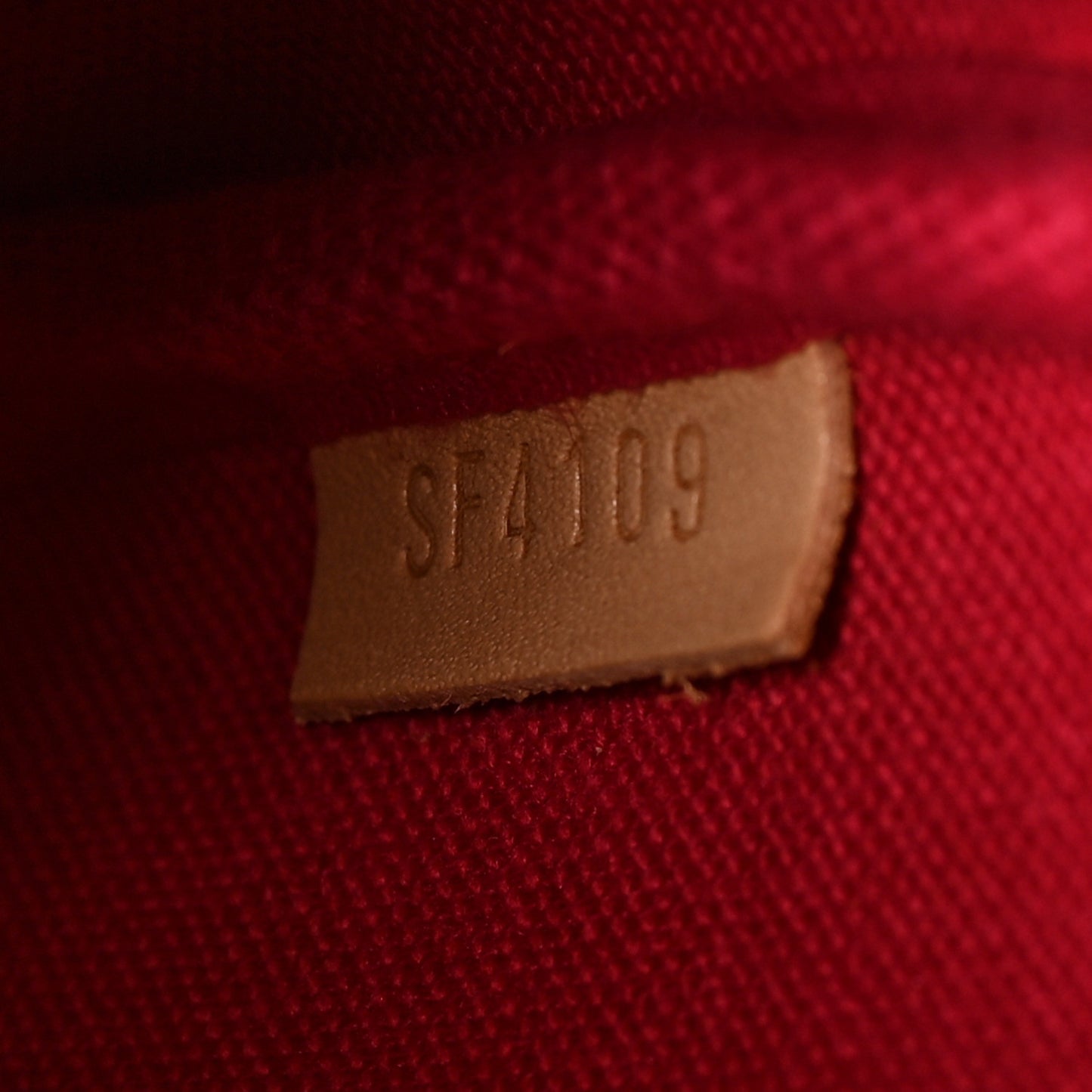 Monogram 2019 Christmas Animation Mini Courchevel Pochette Accessories Fuchsia