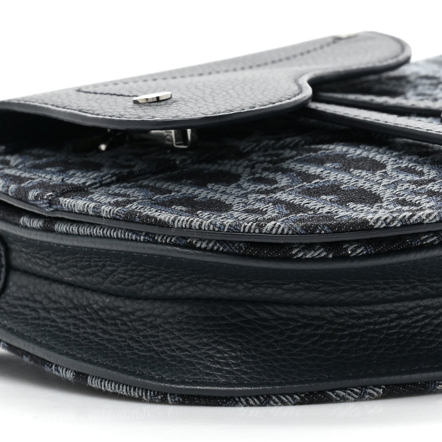 Oblique Saddle Messenger Pouch Blue