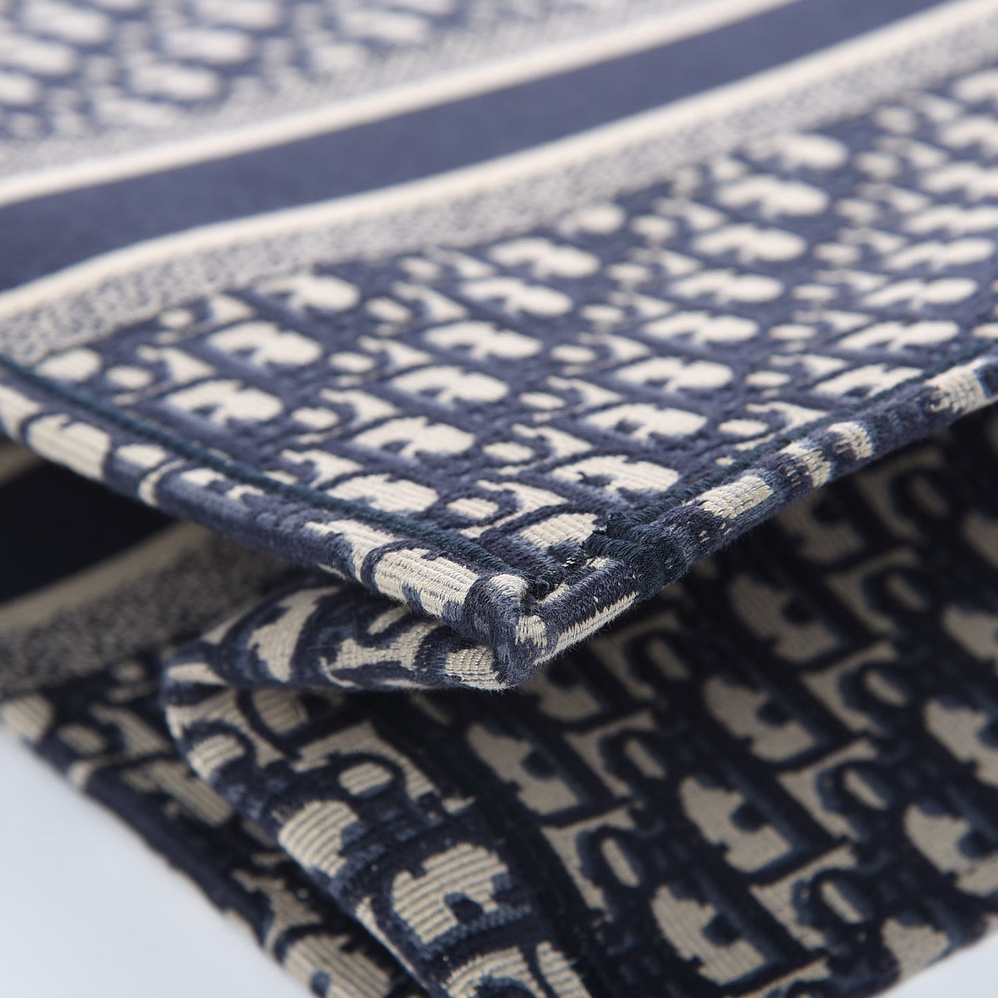 Oblique Book Tote Blue Multicolor