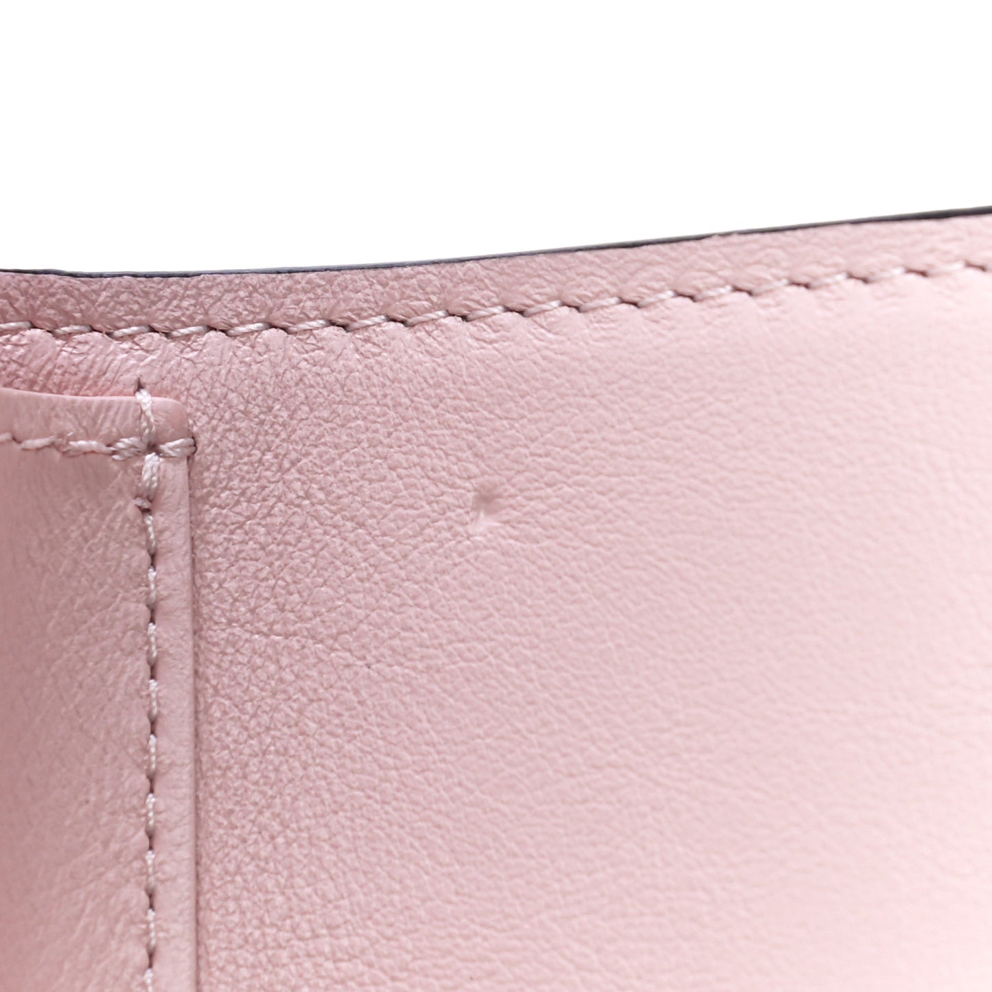 Taurillon Capucines Compact Wallet Rose