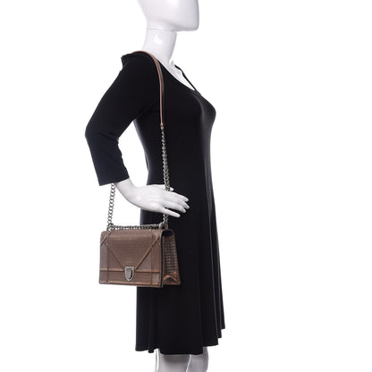 Christian Dior Metallic Patent Micro-Cannage Medium Diorama Flap Bag Hyper Pink 2 of 19