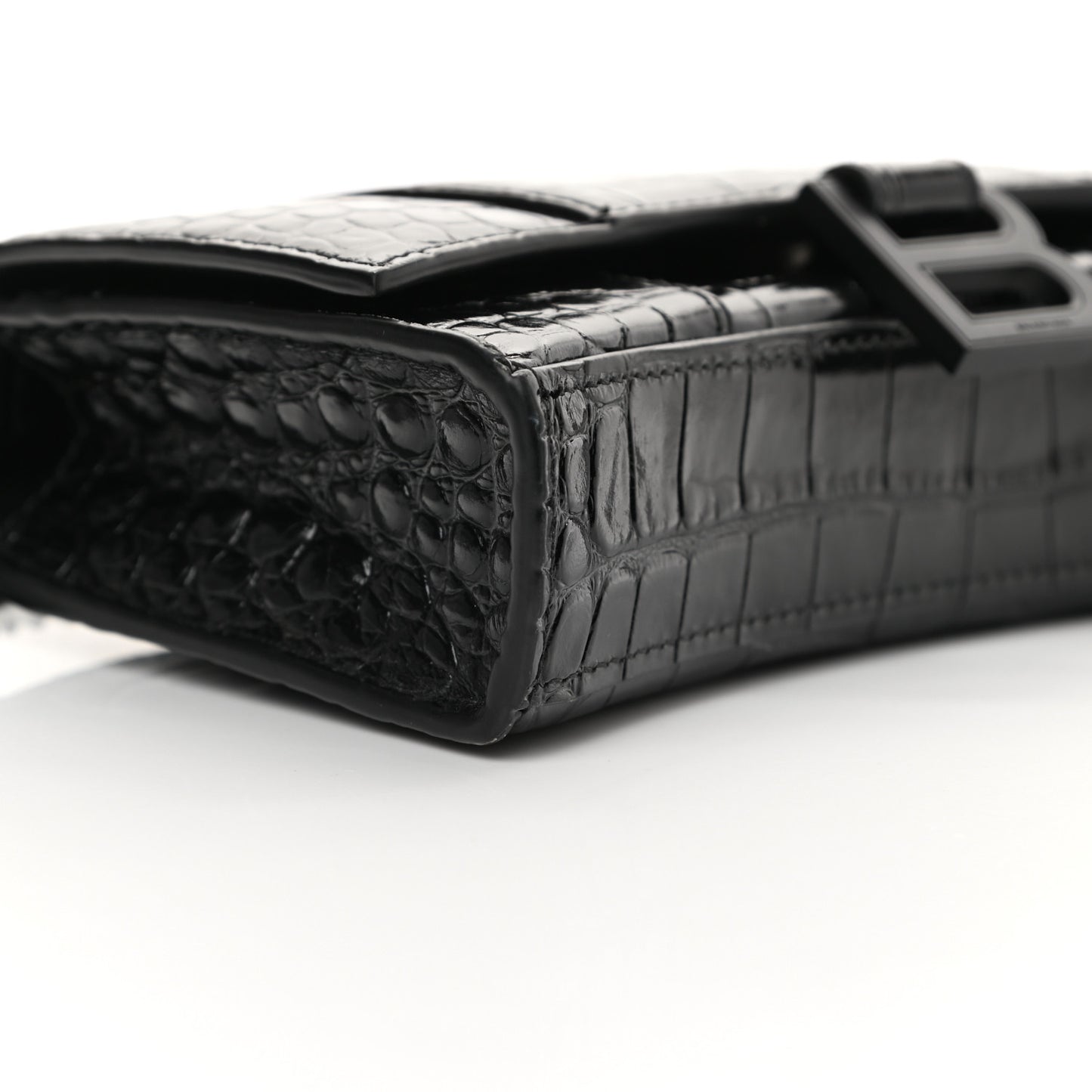 Shiny Calfskin Monochrome Crocodile Embossed Hourglass Chain Bag Black