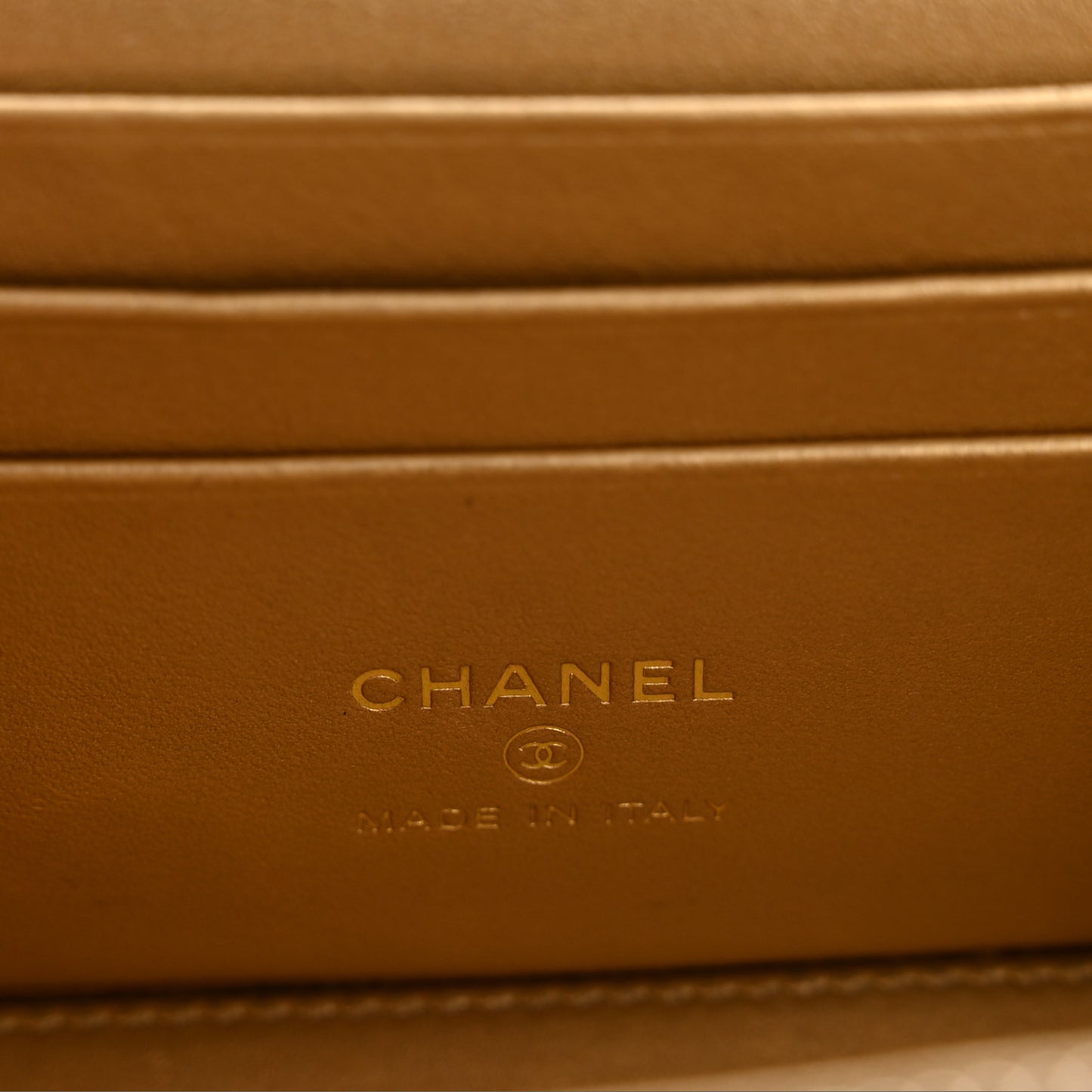 Lambskin Quilted Pearl Crush Small Vanity Case With Chain Black