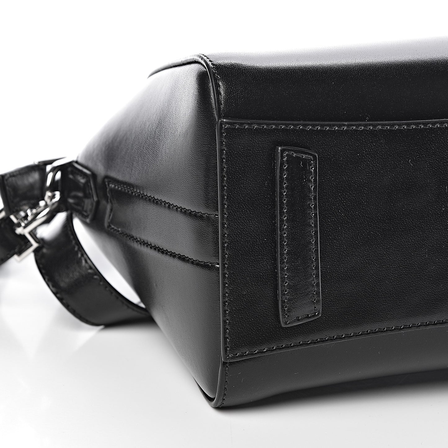 Shiny Lord Calfskin Mini Antigona Black