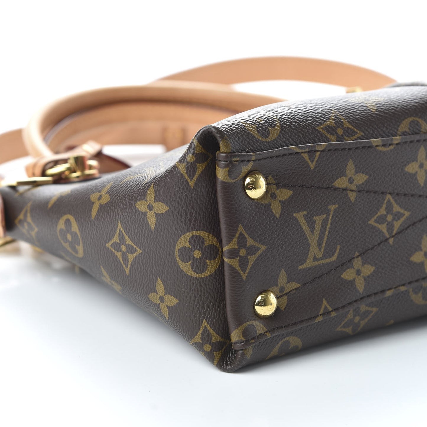 Monogram V Tote BB Cherry
