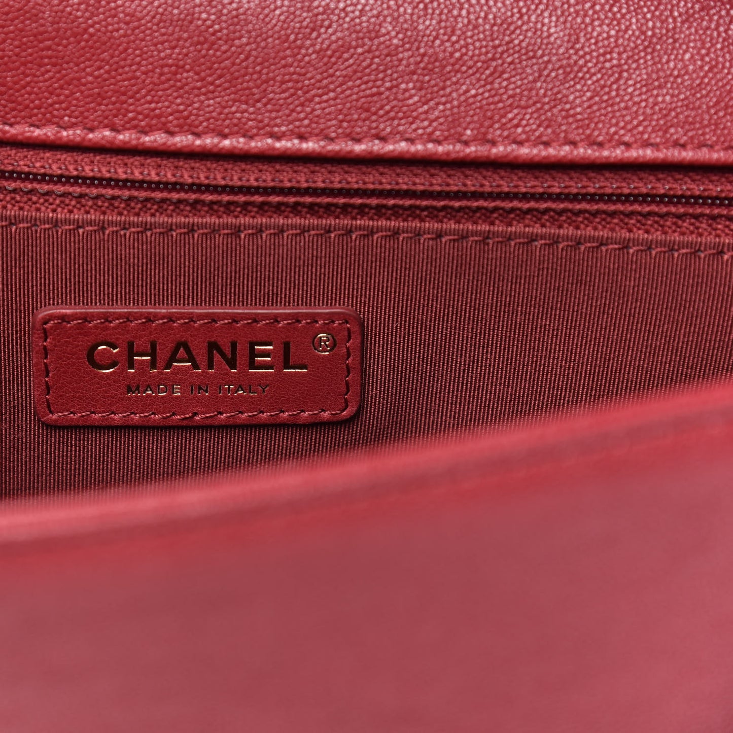 Caviar Chevron Quilted New Medium Boy Flap Red