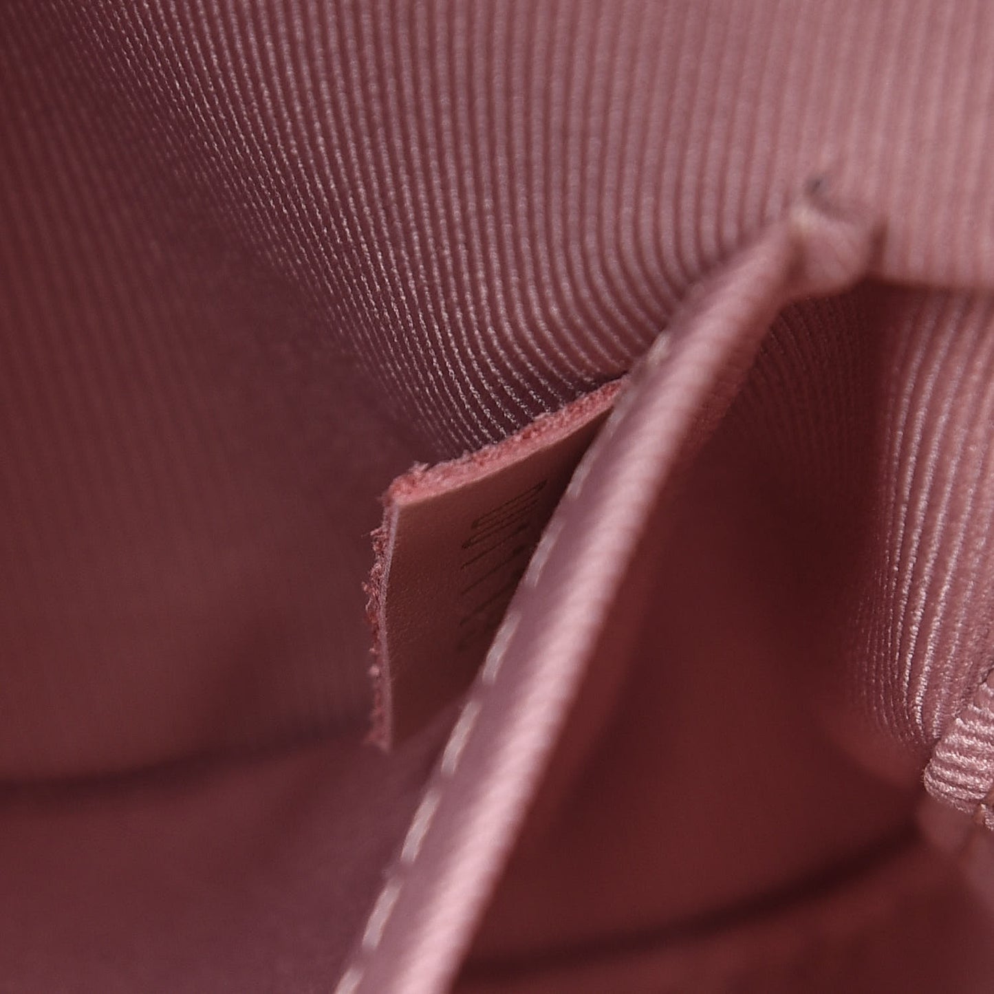 Monogram Saintonge Rose Poudre