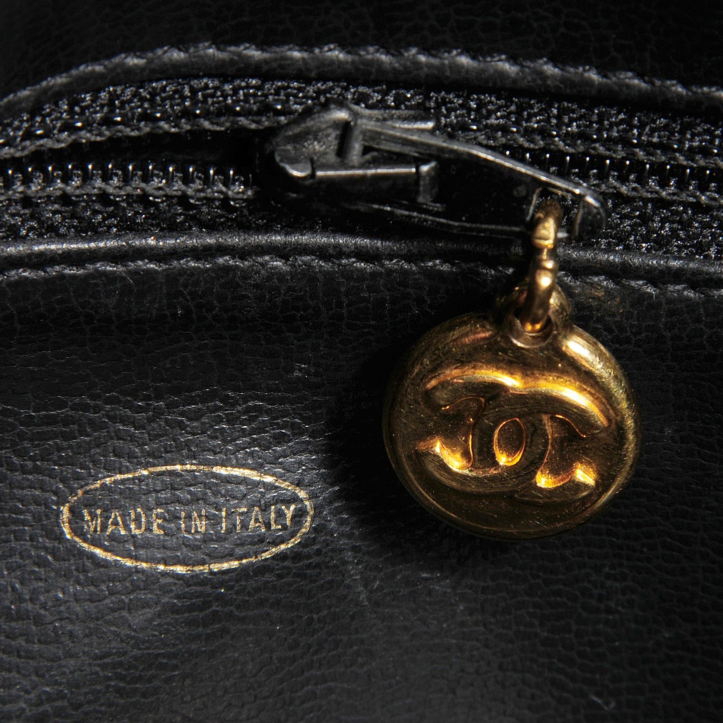 Caviar CC Shoulder Bag Black
